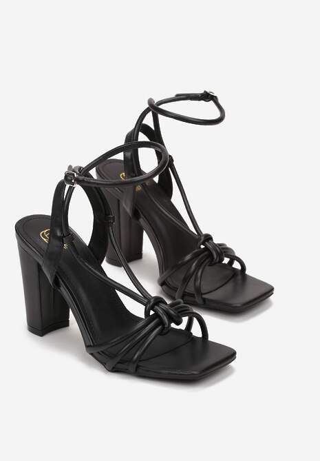 Czarne Sandały z Kwadratowym Noskiem i Supełkiem na Słupku Shecin