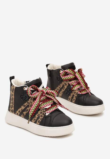 Czarne Streetwearowe Sneakersy na Grubej Podeszwie Ozdobione Kontrastowymi Wstawkami Kaittane