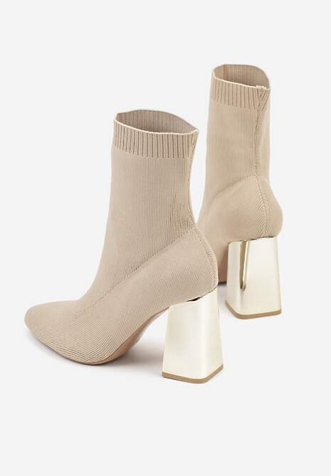 Ciemnobeżowe Skarpetkowe Botki VICES na Słupku w Eleganckim Stylu Rarana