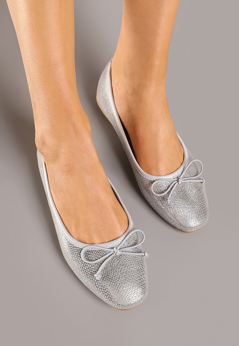 Czarne Balerinki Vices z Ozdobną Kokardą i Tłoczeniem Typu Skóra Węża Tultewia