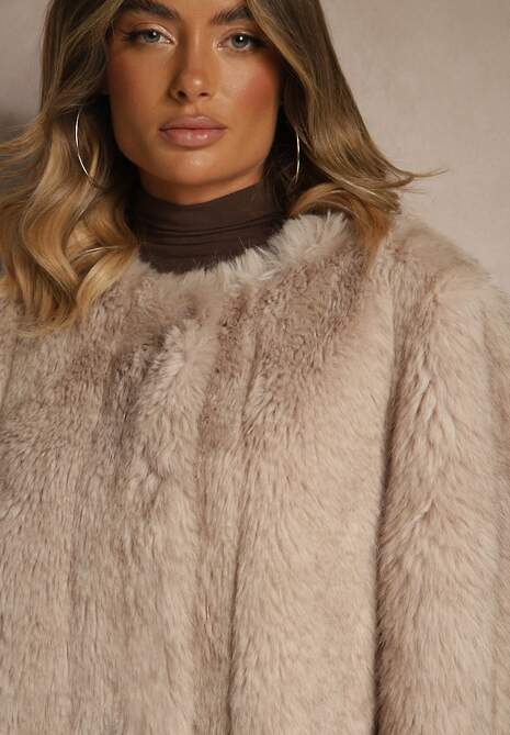 Beżowa Kurtka Futerko o Prostym Fasonie z Okrągłym Dekoltem Iddane