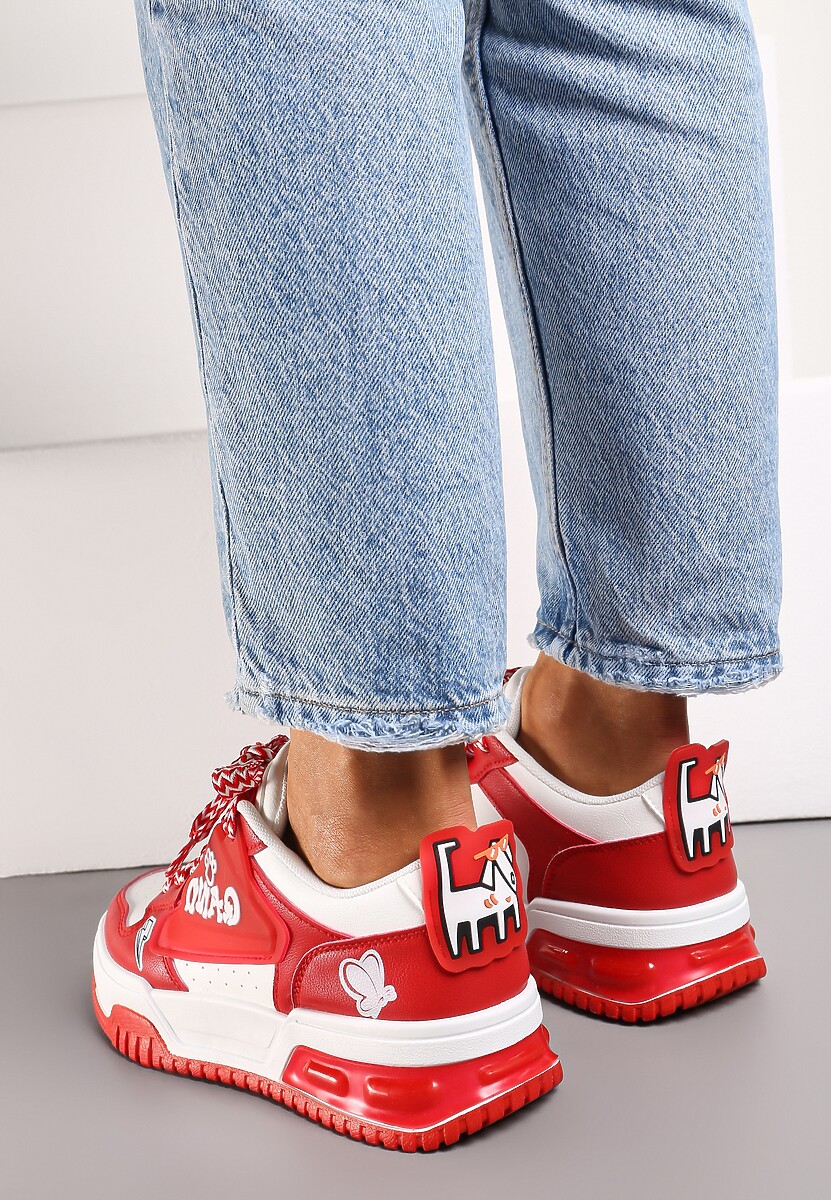 Czerwone Sznurowane Sneakersy na Niskiej Platformie Ozdobione Naszywkami Pixila