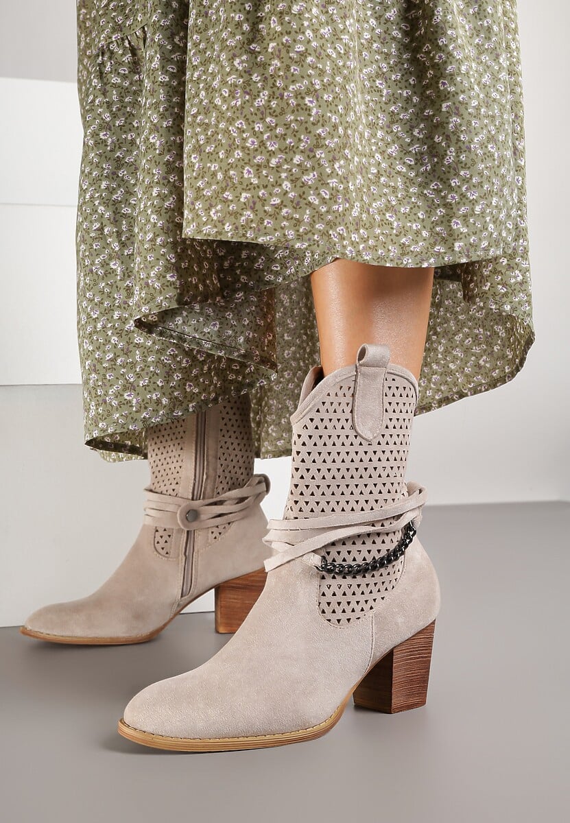 Jasnobeżowe Botki Vices na Słupku w Stylu Kowbojek z Ażurową Cholewką i Paskami Tulifedi