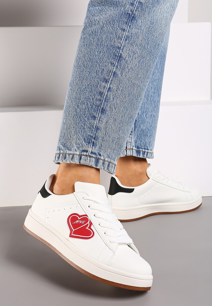 Białe Sneakersy z Naszywką w Kształcie Serc Usitala