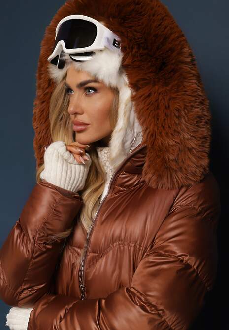 Jasnobrązowa Pikowana Kurtka o Długim Kroju z Kapturem z Futrem z Możliwością Odpięcia Tiennara