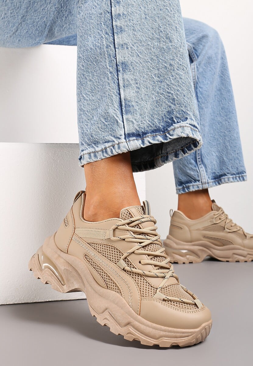 Ciemnobeżowe Sneakersy na Masywnej Podeszwie z Siateczkowym Wstawkami i Ozdobnymi Sznurówkami Ollavia