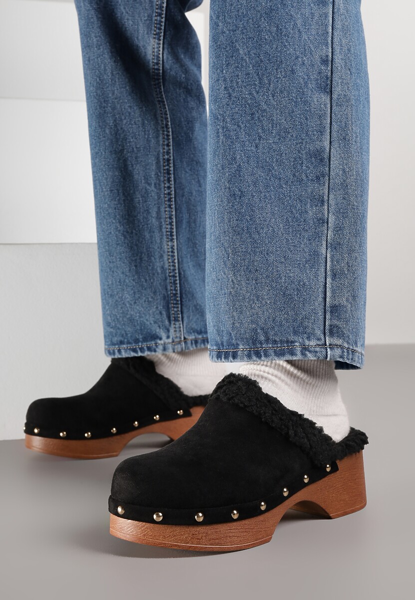 Czarne Futerkowe Klapki Mule na Platformie Ozdobione Ćwiekami Crelina