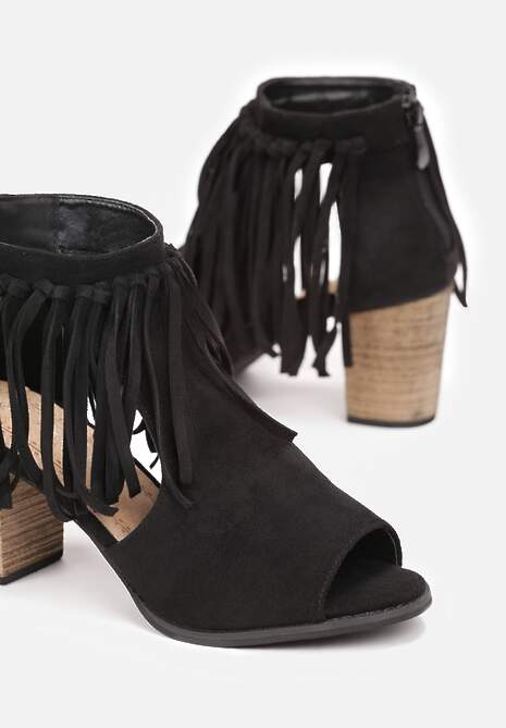 Czarne Botki na Słupku z Frędzlami i Wycięciami Vadyth