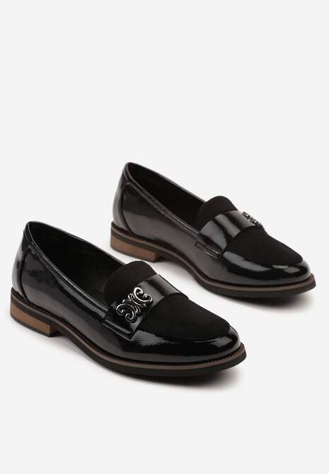 Czarne Mokasyny Lakierowane z Metaliczną Ozdobą Nilionis