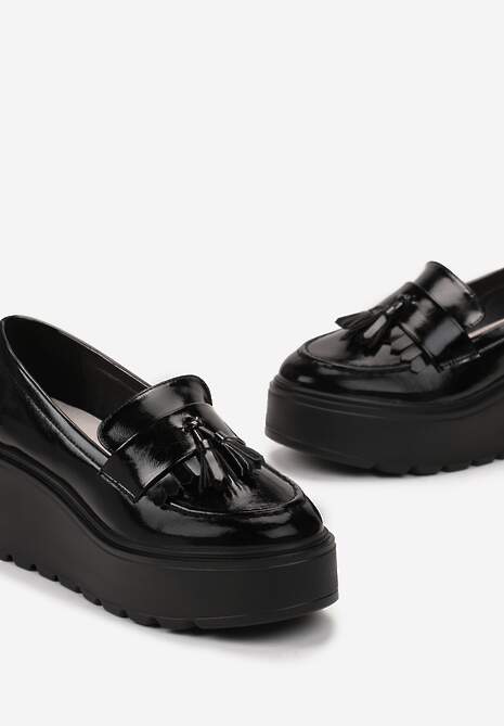 Czarne Lakierowane Mokasyny na Koturnie z Wkładką ze Skóry Naturalnej Torcva