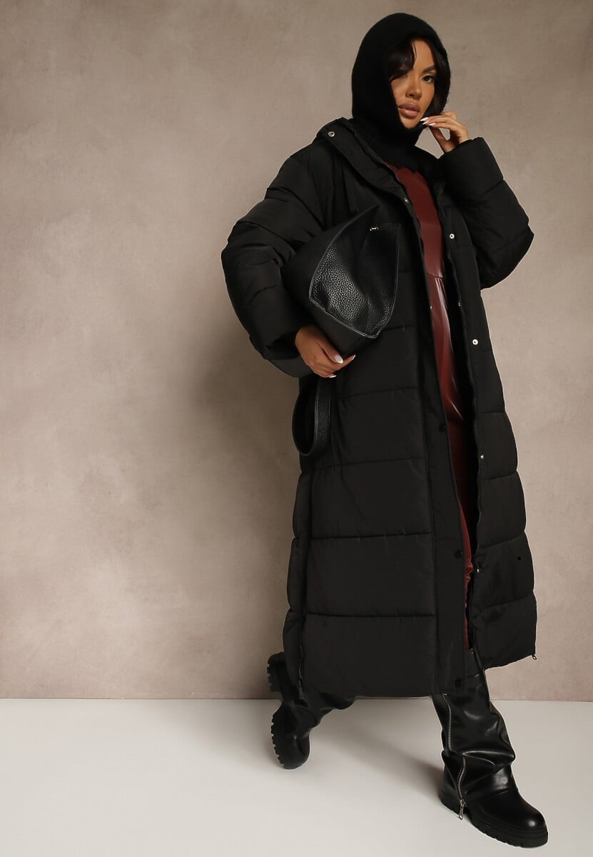 Czarna Długa Kurtka Zimowa z Pikowanymi Przeszyciami Kapturem i Suwakami Mevanesa