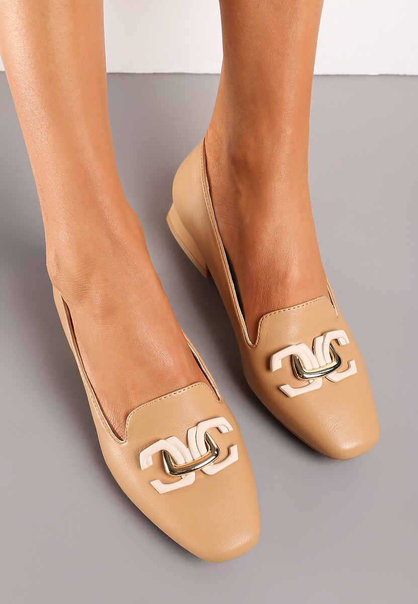 Brązowe Wsuwane Czółenka z Wkładką ze Skóry Naturalnej i Ozdobą na Przodzie Pinelis