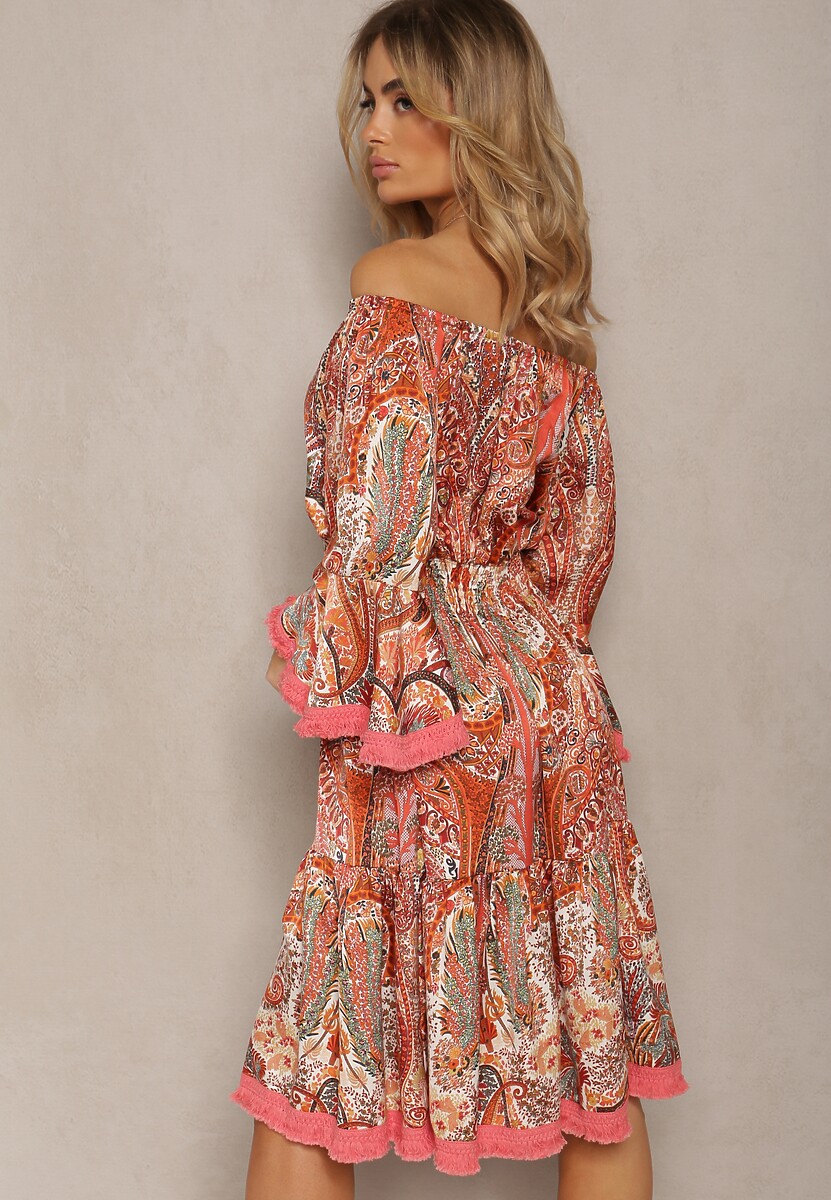 Czerwona Rozkloszowana Sukienka w Print Paisley z Frędzelkami i Hiszpańskim Dekoltem Jotalle