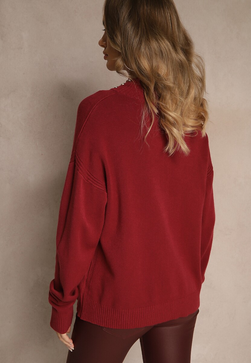 Bordowy Gładki Golf Zdobiony Guzikami przy Dekolcie Rallessa