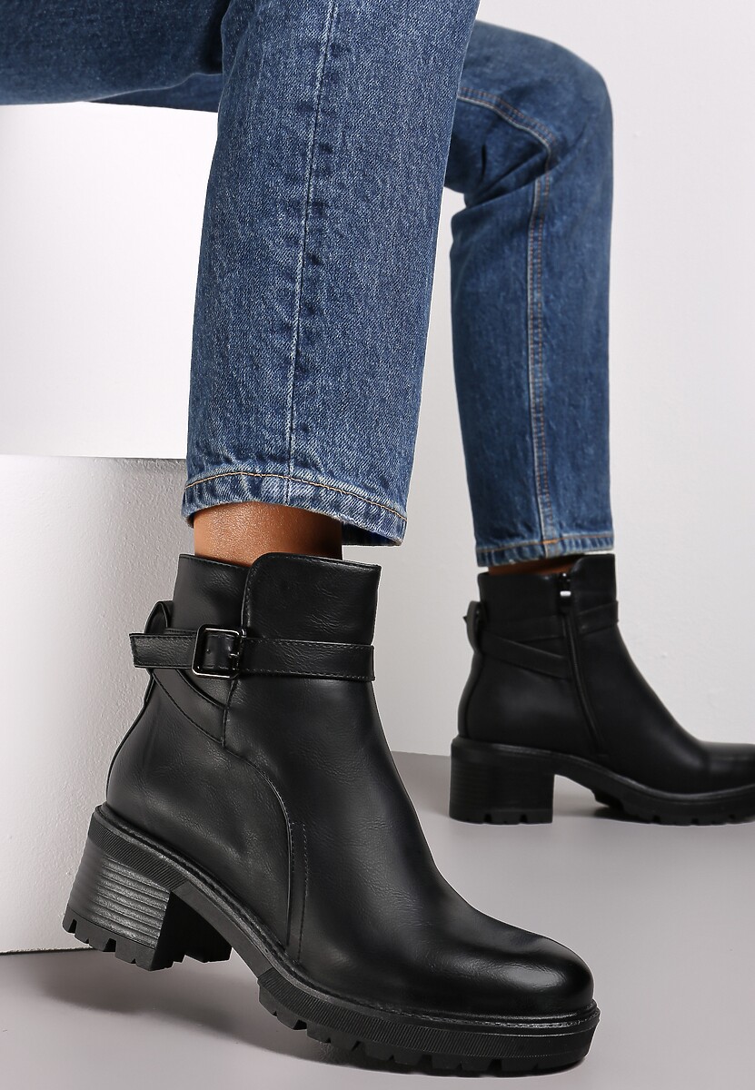 Czarne Botki z Paskiem ze Sprzączką Wokół Kostki na Słupku Botera