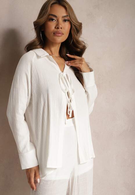 Biała Casualowa Bluzka z Bawełny Wykończona Wiązaniem i Kołnierzykiem Cyrilla
