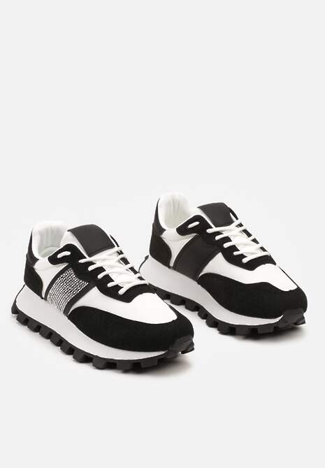 Czarno-Białe Sneakersy z Szerokim Protektorem i Brokatową Naszywką Thesalia