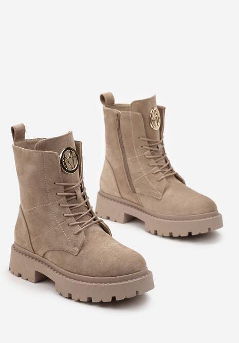 Beżowe Botki z Imitacji Zamszu na Płaskiej Podeszwie z Przeszyciami i Logo Sylvara