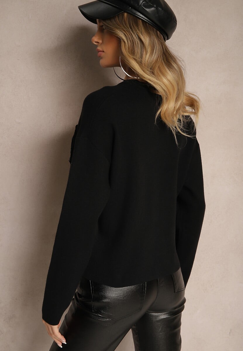 Czarny Pudełkowy Sweter Zdobiony Wzorzystą Kieszonką Zeanila