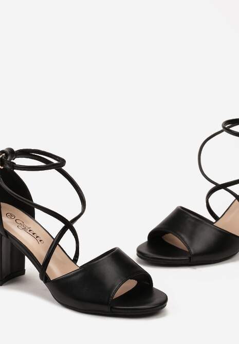 Czarne Sandały z Ekoskóry na Słupku z Otwartym Noskiem Stellina