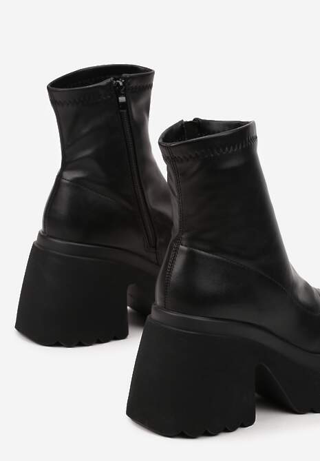 Czarne Botki na Platformie i Słupku Wykończone Suwakiem i Dopasowaną Cholewką Saliefra