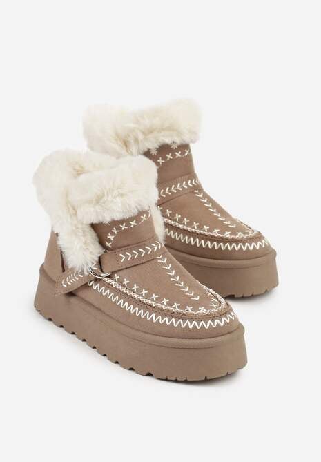 Ciemnobeżowe Śniegowce na Platformie z Futerkiem i Haftowanym Wzorem Celatusa