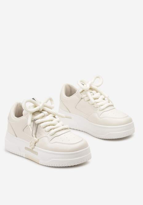 Beżowe Sneakersy z Perforacją i Odczepianą Gumową Ozdobą Misia Ildeos