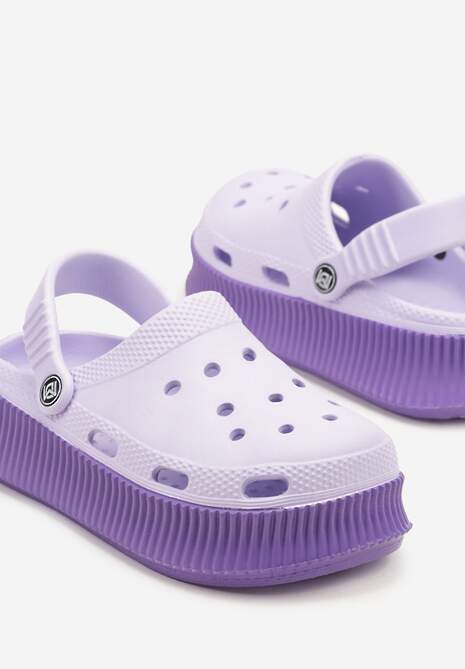 Fioletowe Piankowe Klapki na Tłoczonej Platformie z Paskiem na Piętę Isallia