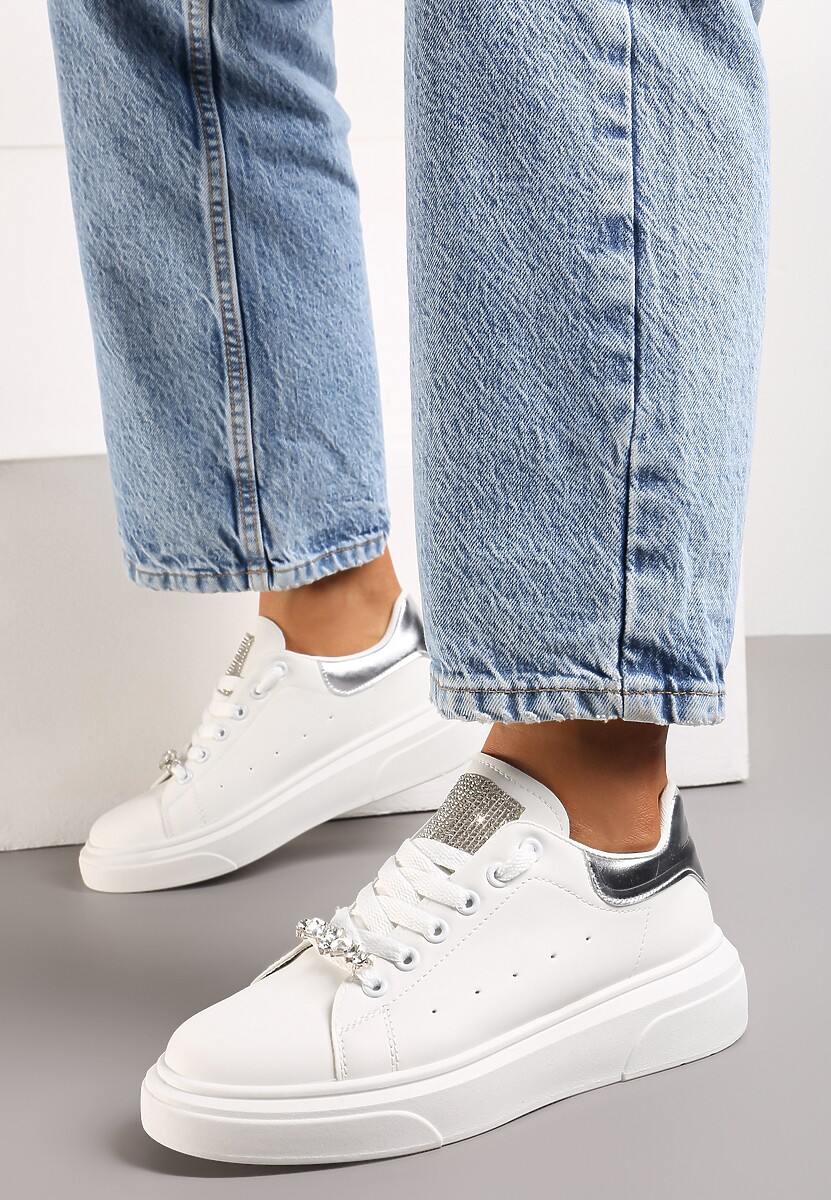 Biało-Srebrne Sneakersy z Cyrkoniami na Języku i Odpinaną Biżuteryjną Aplikacją na Sznurówkach Coletti