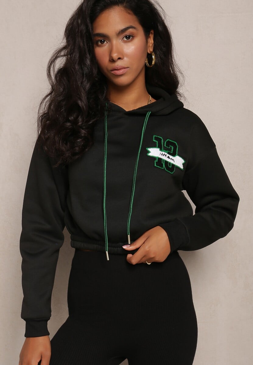 Zielona Krótka Bluza z Kapturem Ściągaczami i Ozdobnym Nadrukiem Relis