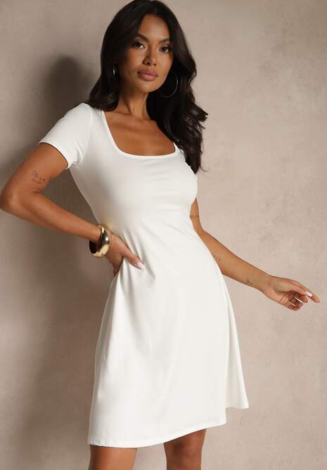 Biała Sukienka z Wiskozą o Rozkloszowanym Kroju z Kwadratowym Dekoltem Miluriela