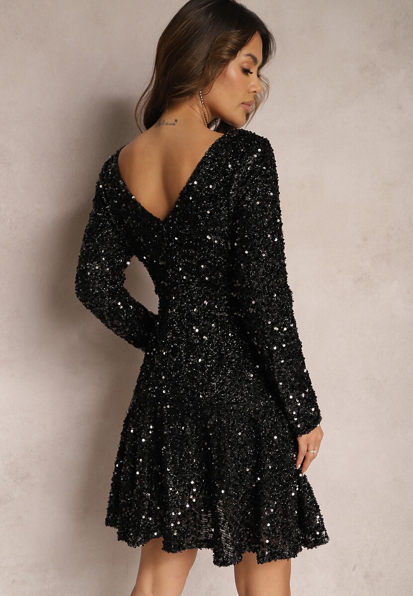 Czarna Kopertowa Sukienka Mini w Cekiny z Marszczeniem Elegnarie