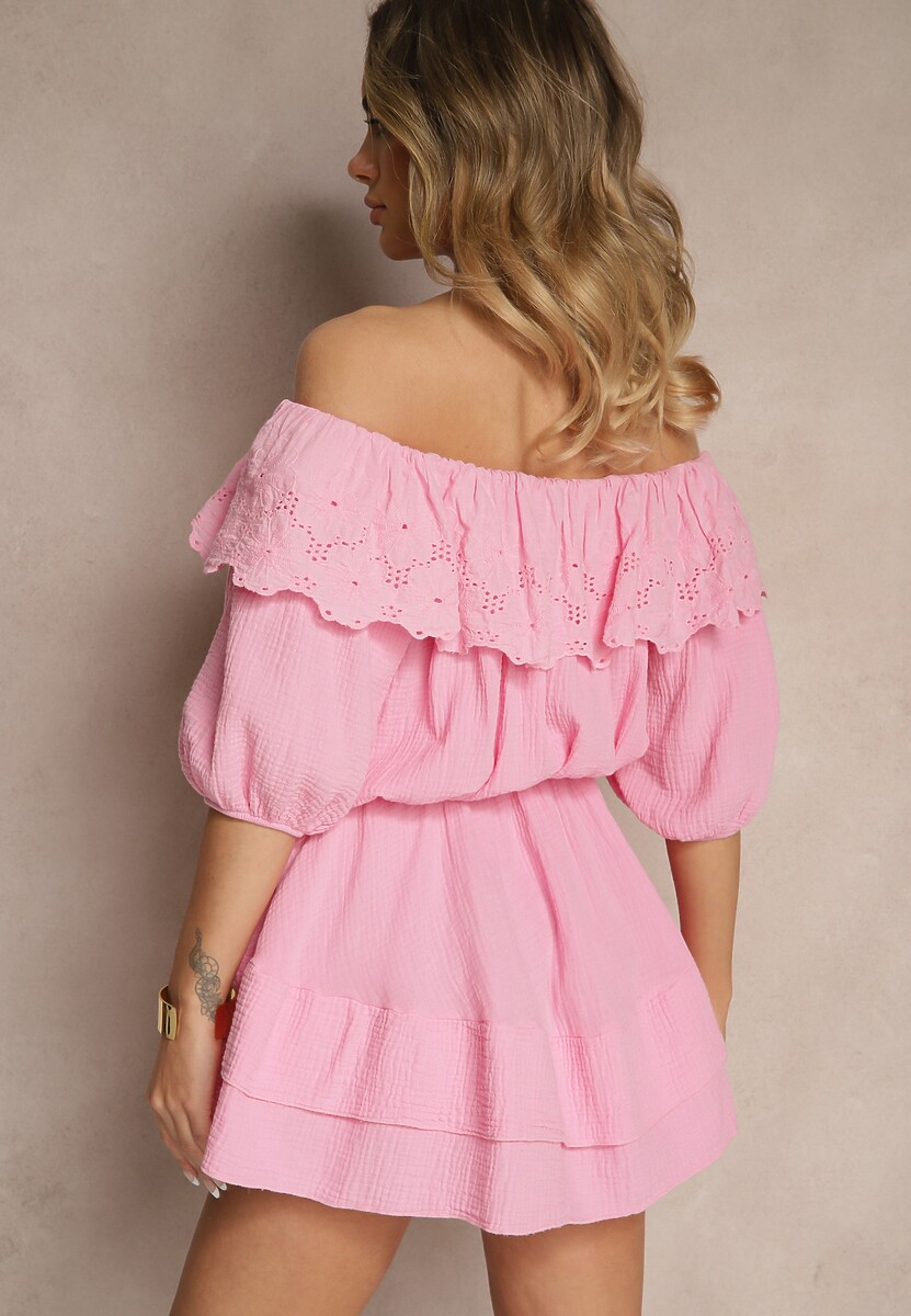 Różowa Sukienka z Bawełny Ozdobiona Ażurową Falbaną Ranisse