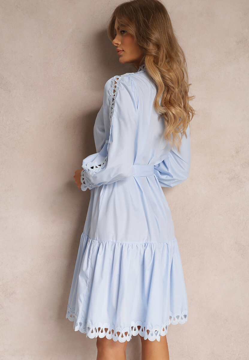 Jasnoniebieska Sukienka Midi z Ażurowymi Wstawkami i Wiązanym Paskiem Hudo