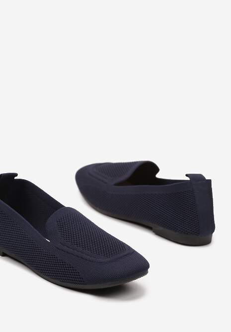 Granatowe Casualowe Mokasyny na Płaskiej Podeszwie Ozdobione Perforacją Klanesha