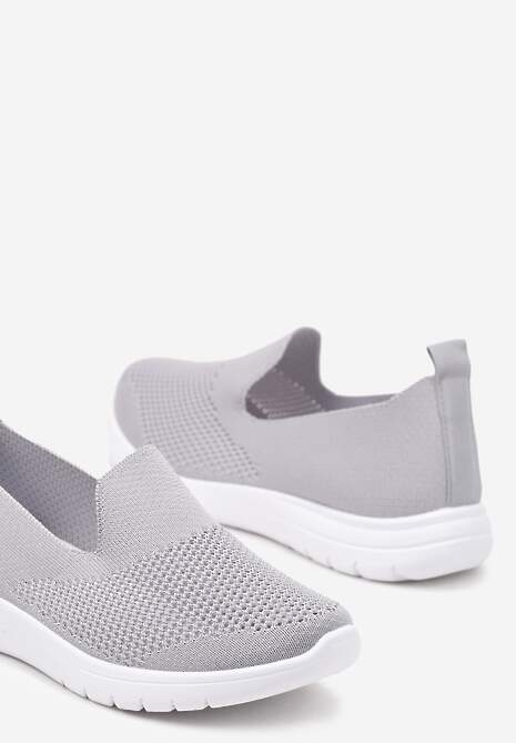 Szare Wsuwane Tenisówki z Ozdobną Perforacją Siltia