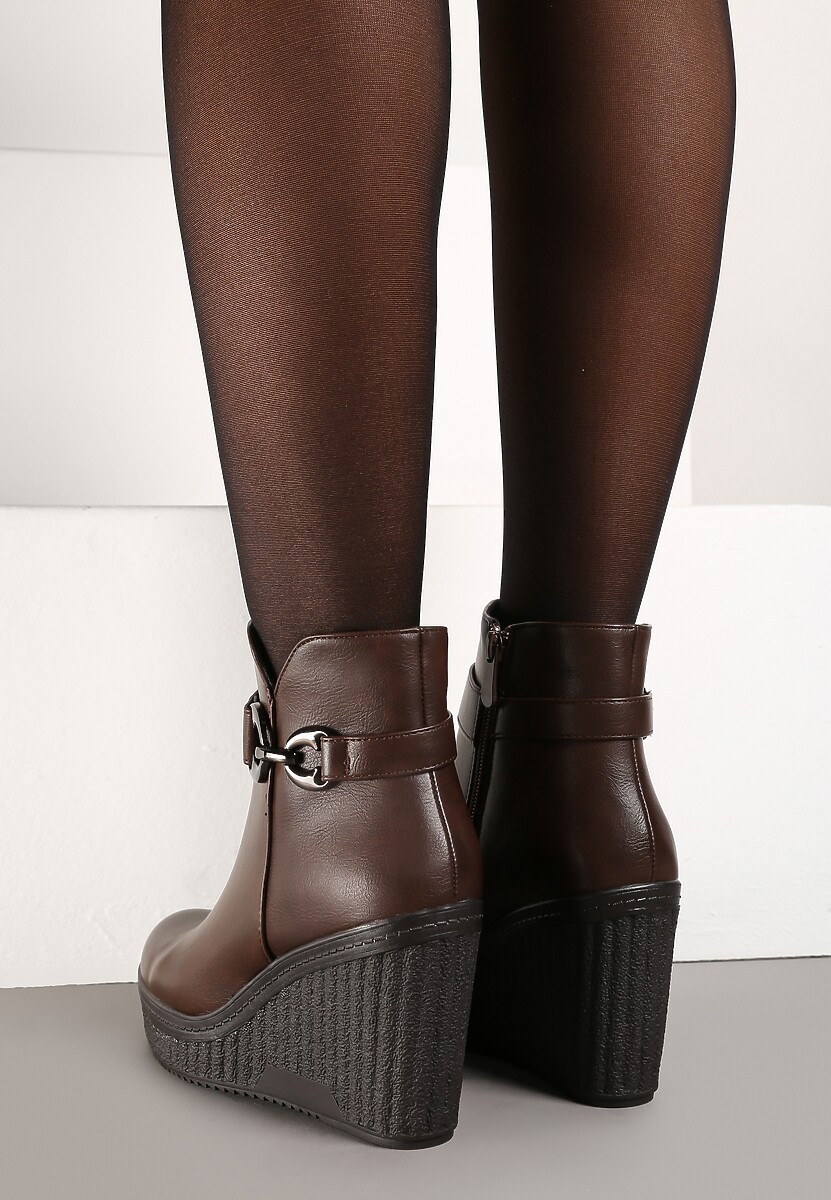 Ciemnobrązowe Botki na Koturnie z Zawieszką z Cyrkoniami i Suwakiem Armela