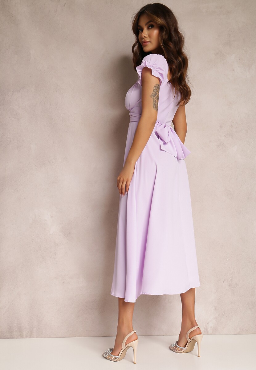 Fioletowa Sukienka o Rozkloszowanym Kroju z Wiązaniem Perolis