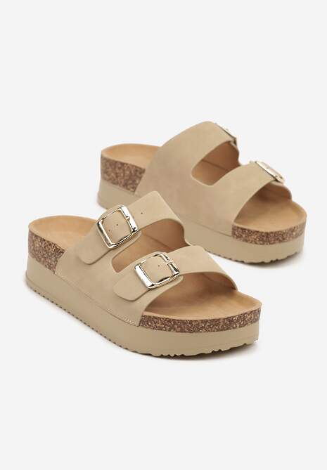 Beżowe Klapki na Platformie z Ozdobnymi Klamrami Dolerria