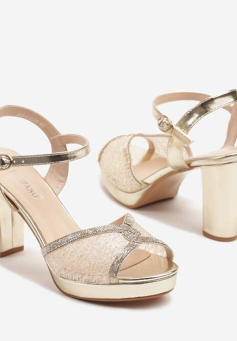 Złote Sandały na Słupkowym Obcasie z Cyrkoniowymi Zdobieniami Wilvia