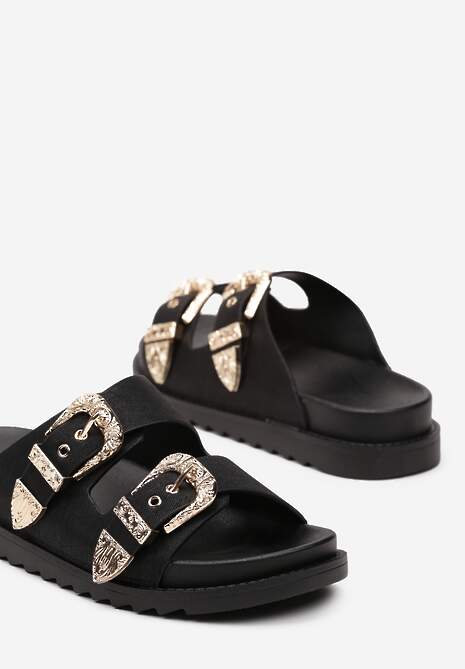 Czarne Klapki na Płaskiej Podeszwie Ozdobione Paskami z Klamrami Piadora