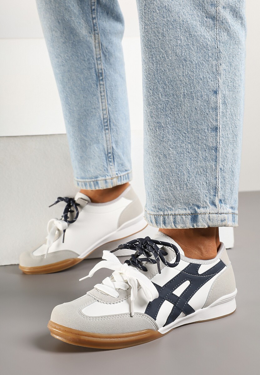 Białe Sneakersy Ozdobione Geometrycznym Wzorem i Podwójnym Sznurowaniem Hirozi