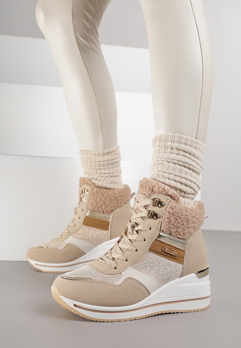 Ciemnobeżowe Botki na Koturnie w Streetwearowym Stylu Ozdobione Futerkiem Arabelline