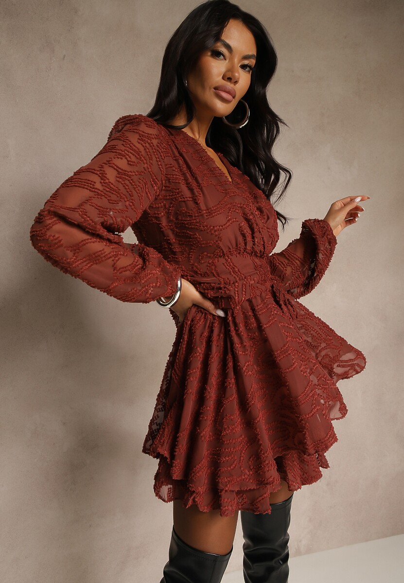 Czerwona Rozkloszowana Sukienka z Siateczki z Ozdobnym Tłoczeniem Zenessalia