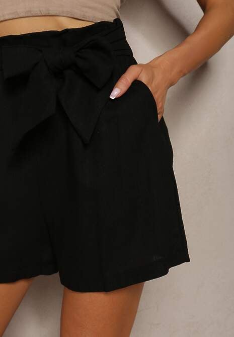 Czarne Szorty z Bawełny z Gumką w Talii i Paskami po Bokach Nellvina