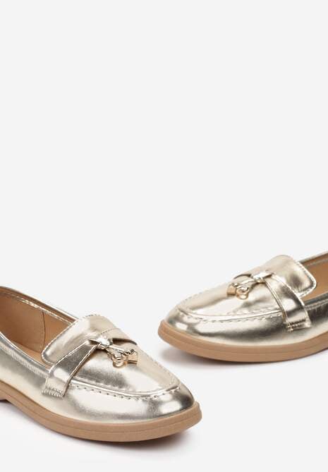 Złote Mokasyny z Imitacji Zamszu z Ozdobnym Chwostem i Zawieszkami w Kształcie Kłódki i Kółka Pakuda