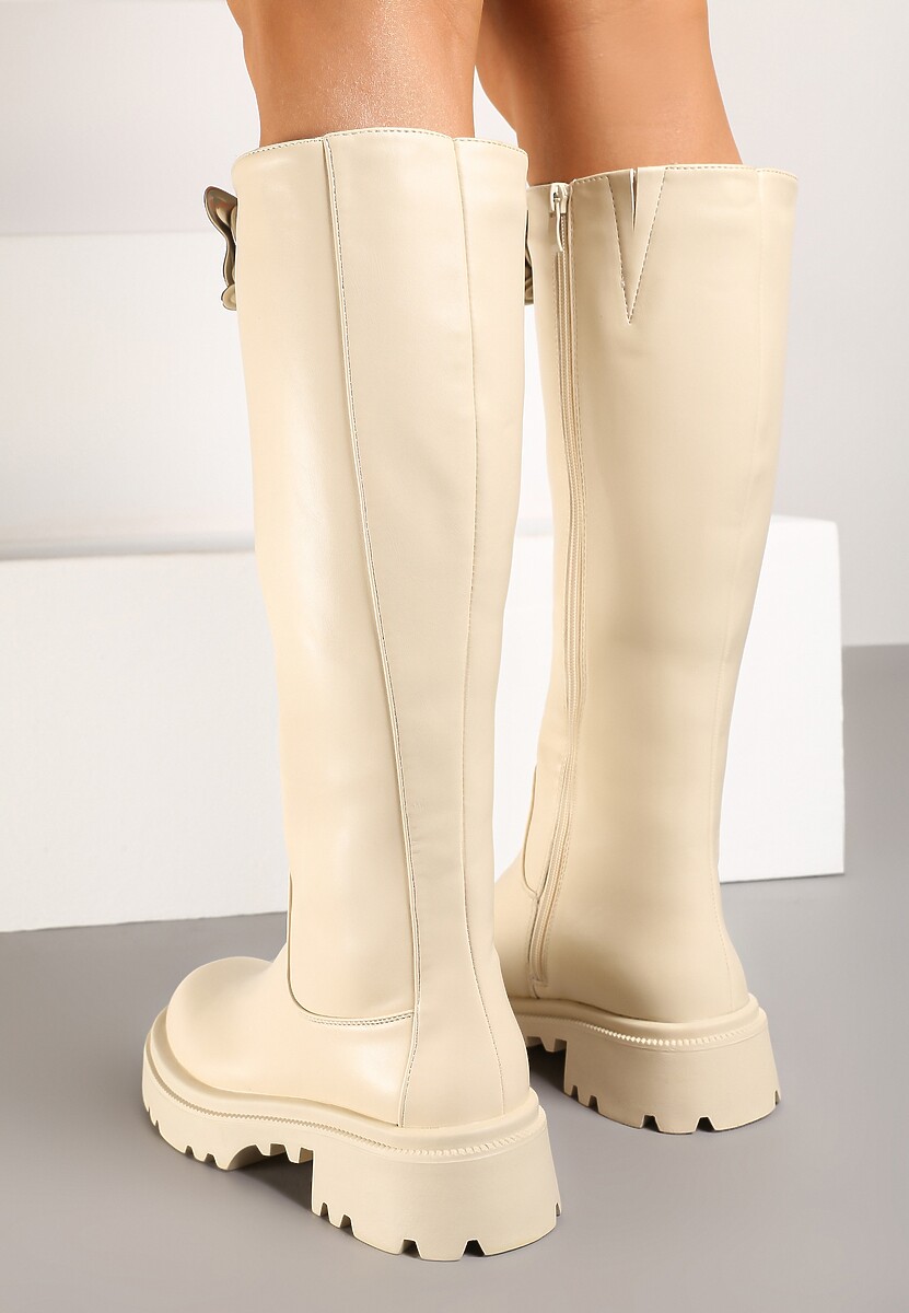 Beżowe Płaskie Kozaki Ozdobione Motylem 3D Remidra