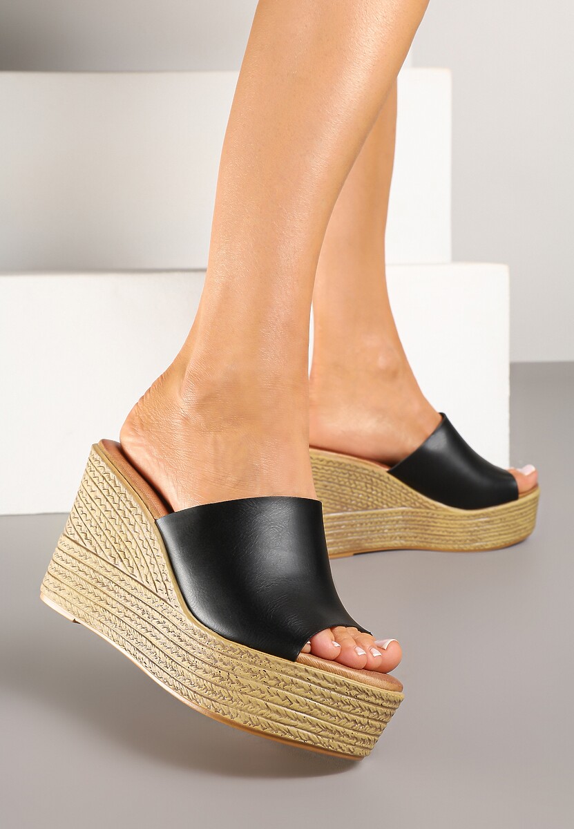 Czarne Casualowe Klapki w Stylu Drewniaków na Koturnie Nevessae