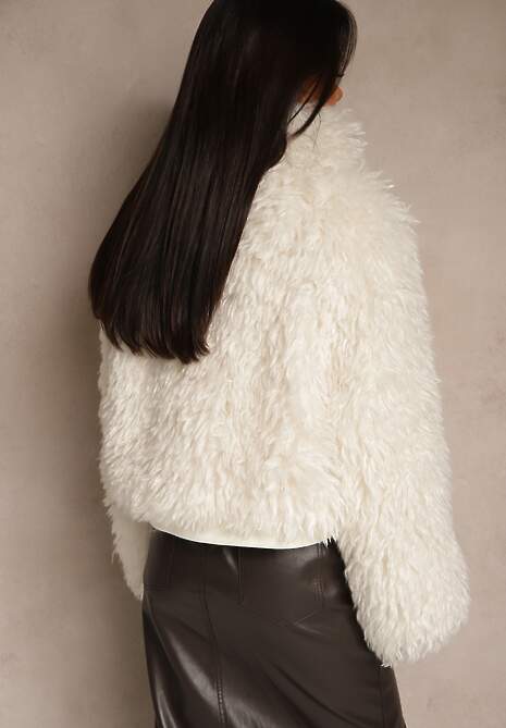 Biała Puszysta Kurtka Futerko Cropped z Wysokim Kołnierzem Lanarea