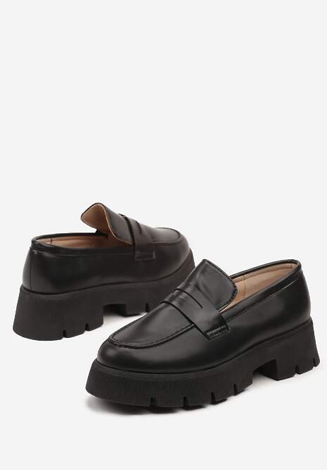 Czarne Mokasyny na Tłoczonej Platformie Resilira